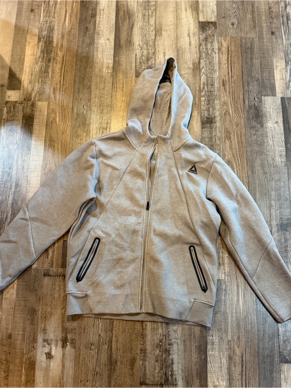 Men Reebok sz lg zip up jacket/sweatshirt with hood